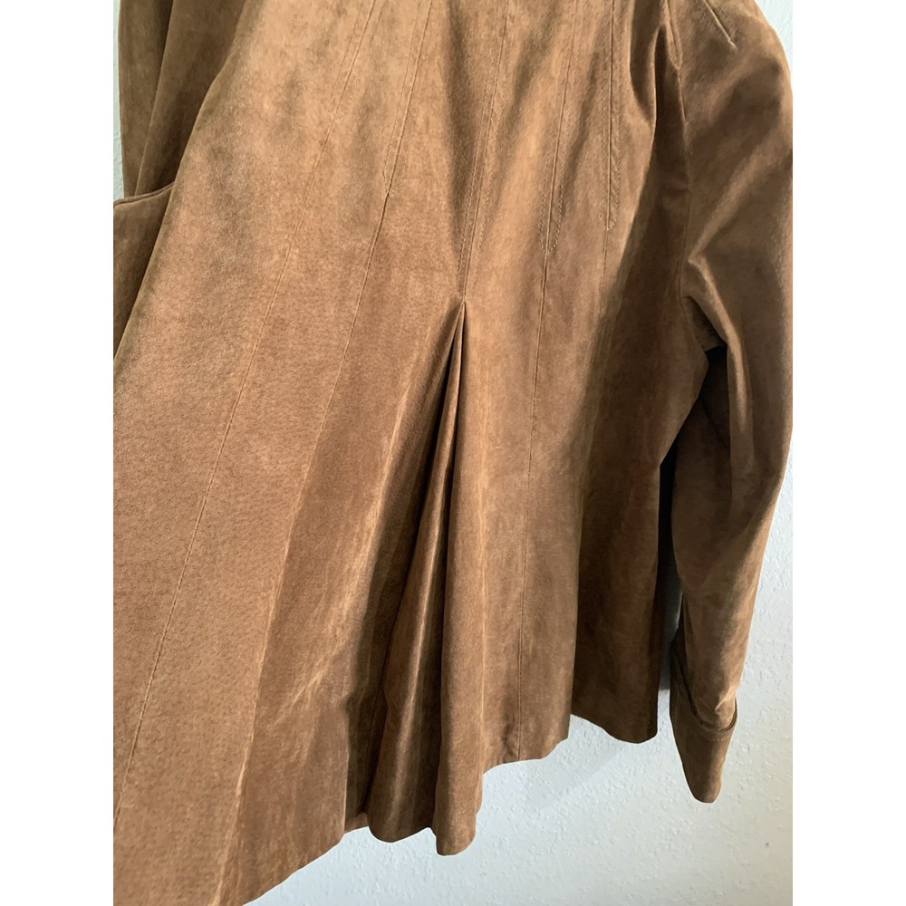 Classic Women's Suede Button-Front Leather Jacket in Brown - Picture 14 of 16